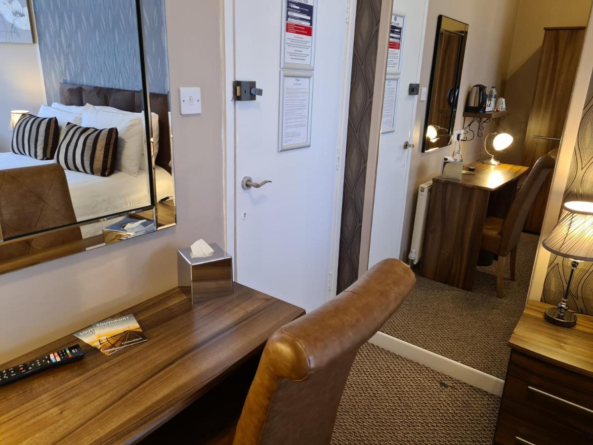 The Penkelie Hotel Саутпорт Екстериор снимка